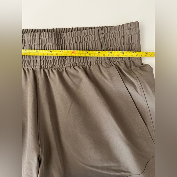 Under Armour | NWT Women's Unstoppable Ankle Pant - Picture 8 of 8